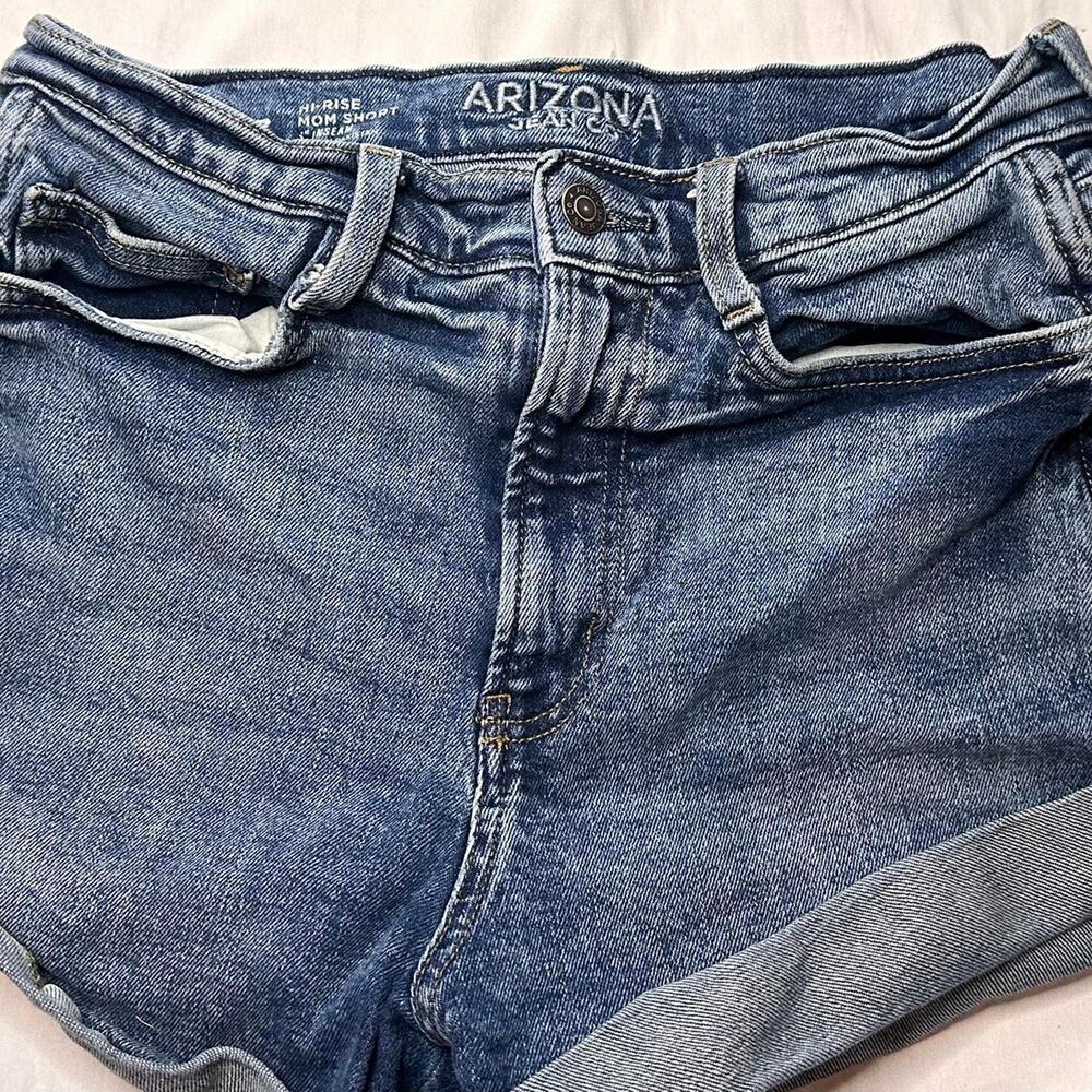 Arizona Jean Shorts Size 7 High Rise Mom Short